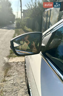 Хэтчбек Ford Focus 2012 в 