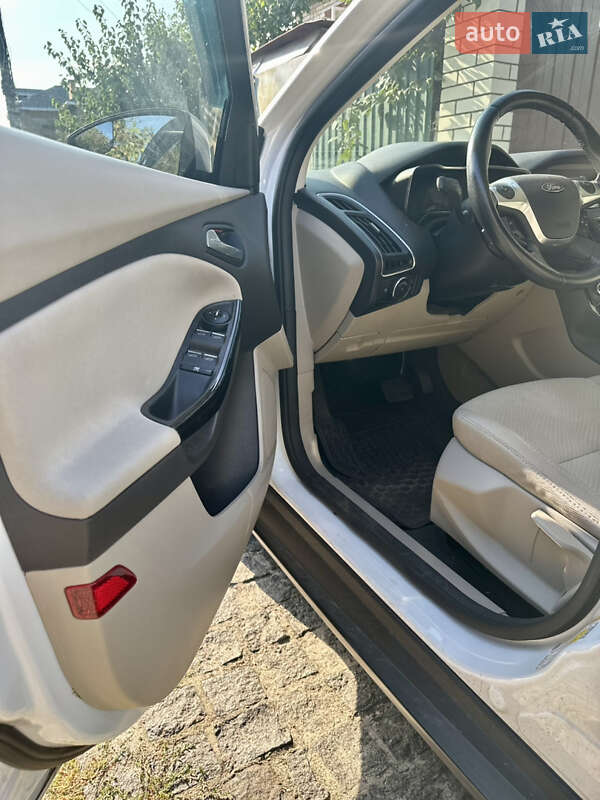 Хэтчбек Ford Focus 2012 в Киеве