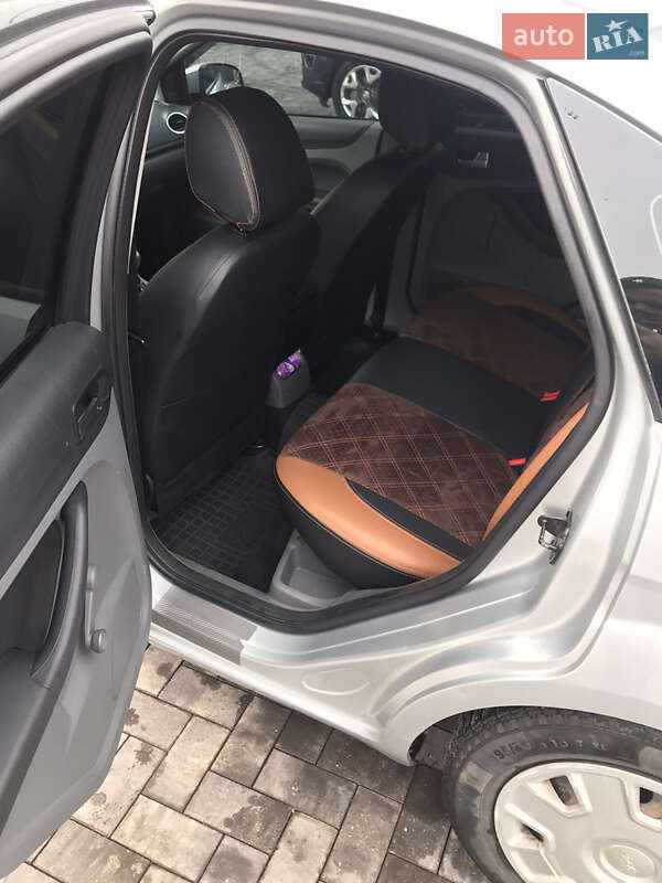 Седан Ford Focus 2008 в Великой Александровке