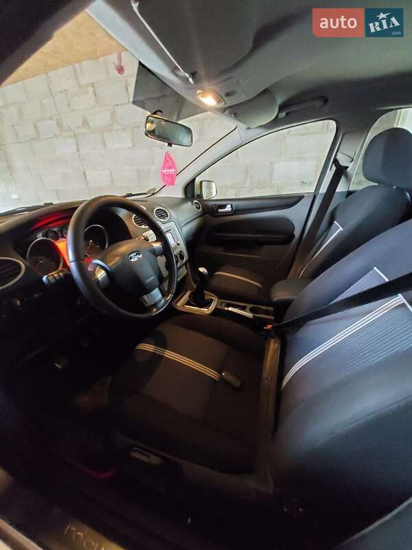 Универсал Ford Focus 2010 в Березному