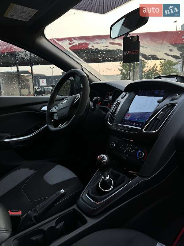 Хэтчбек Ford Focus 2016 в Кременчуге