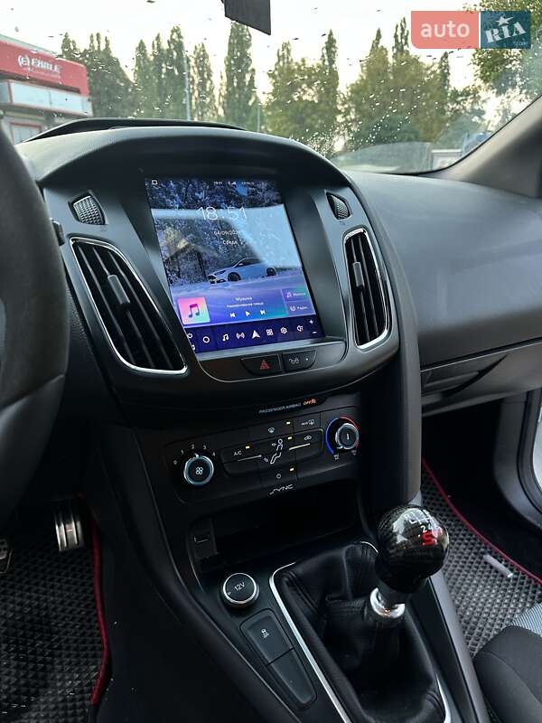 Хэтчбек Ford Focus 2016 в Кременчуге