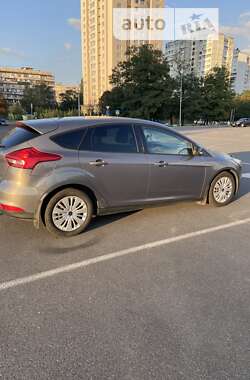 Хэтчбек Ford Focus 2015 в Киеве