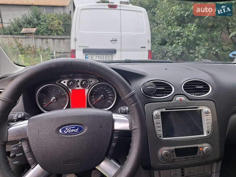 Хэтчбек Ford Focus 2008 в Черновцах
