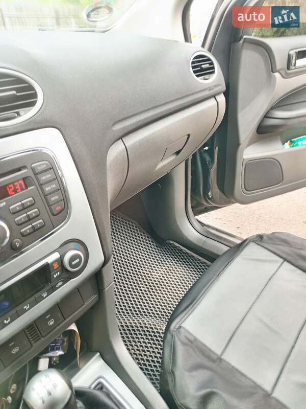 Универсал Ford Focus 2007 в Дубровице