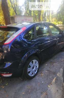 Хэтчбек Ford Focus 2011 в 
