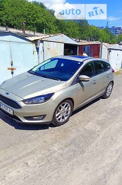 Хэтчбек Ford Focus 2015 в Днепре