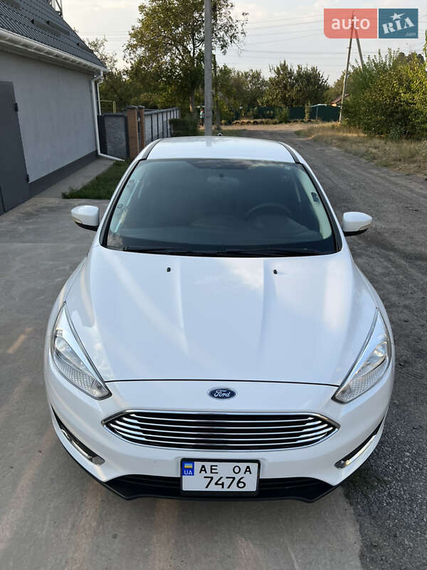 Хэтчбек Ford Focus 2015 в Днепре