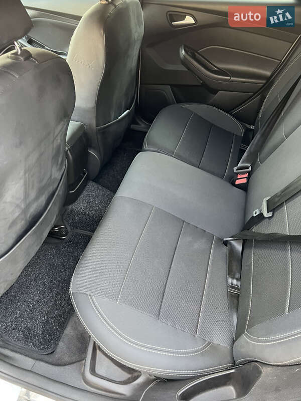 Хэтчбек Ford Focus 2015 в Днепре