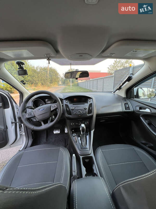 Хэтчбек Ford Focus 2015 в Днепре