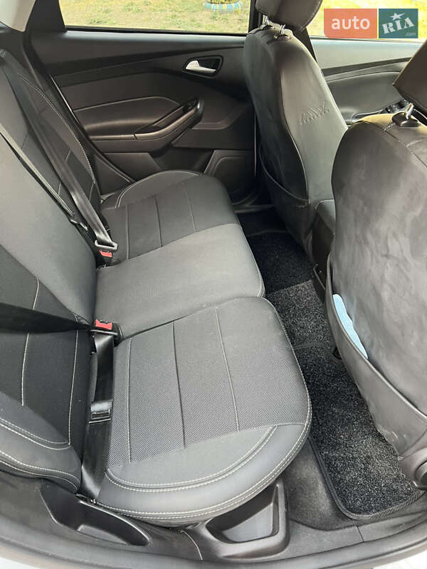 Хэтчбек Ford Focus 2015 в Днепре