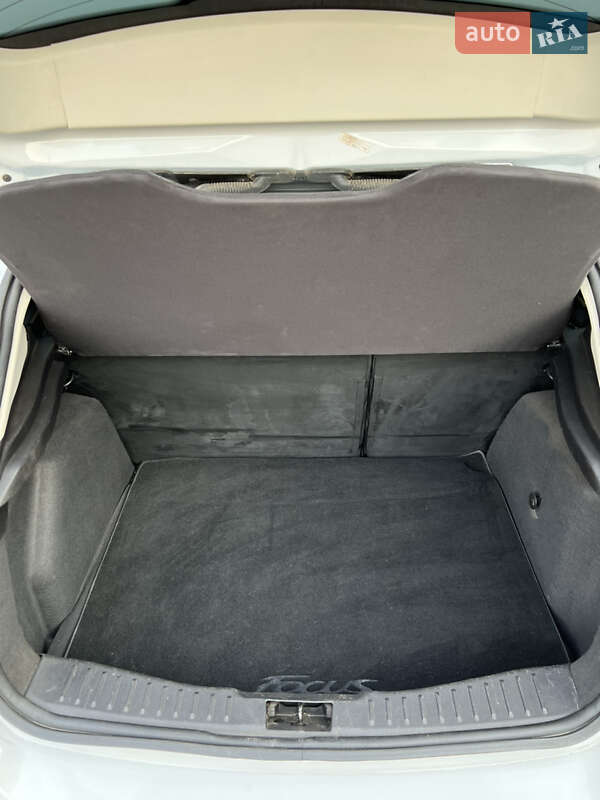 Хэтчбек Ford Focus 2015 в Днепре