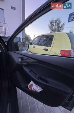 Седан Ford Focus 2015 в 