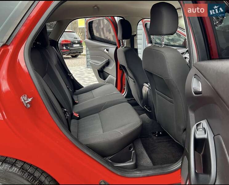 Хэтчбек Ford Focus 2014 в Киеве