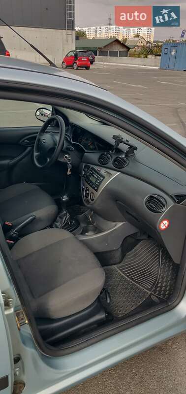 Хэтчбек Ford Focus 2002 в Ирпене