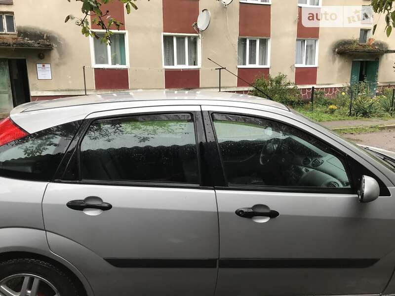 Хэтчбек Ford Focus 2004 в Калуше