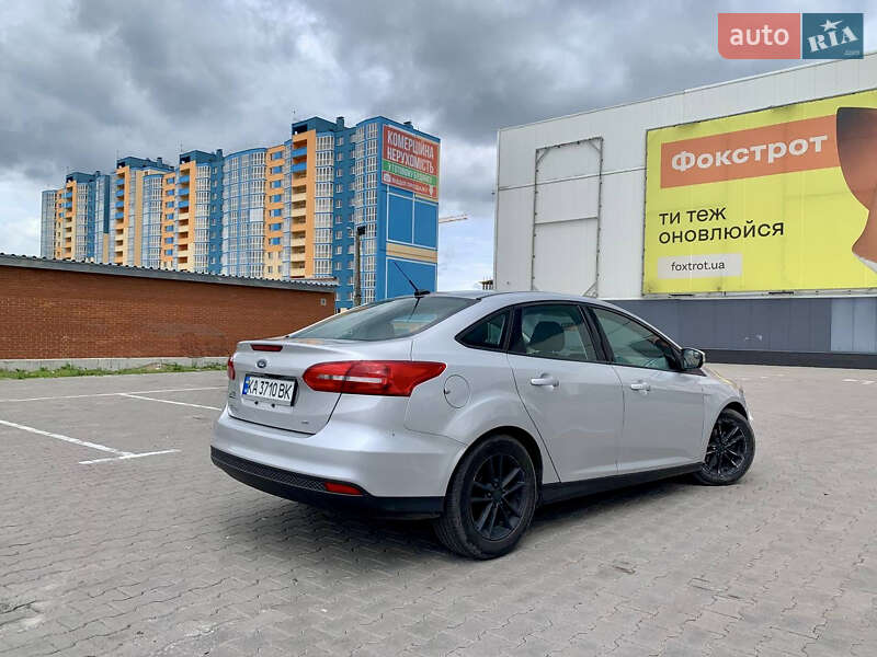 Седан Ford Focus 2016 в Киеве