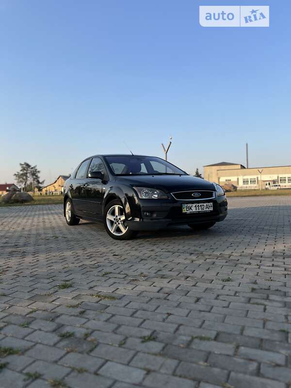 Седан Ford Focus 2007 в Клесовом