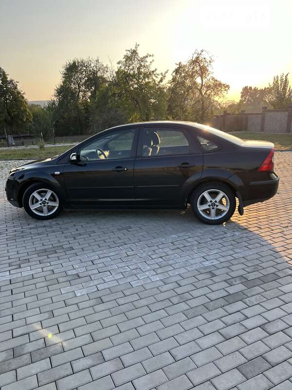 Седан Ford Focus 2007 в Клесовом