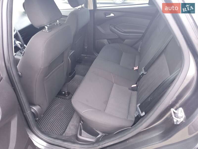 Седан Ford Focus 2015 в Киеве фото 22 Седан Ford Focus 2015 в Киеве