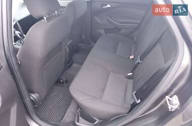 Седан Ford Focus 2015 в 