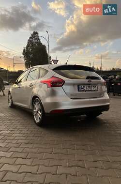 Хэтчбек Ford Focus 2016 в Днепре