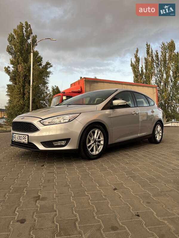 Хэтчбек Ford Focus 2016 в Днепре