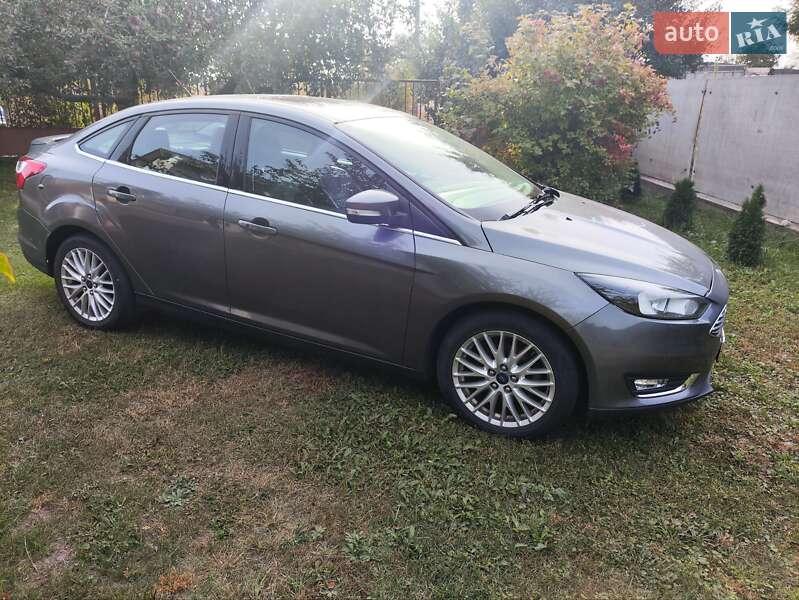 Седан Ford Focus 2014 в 