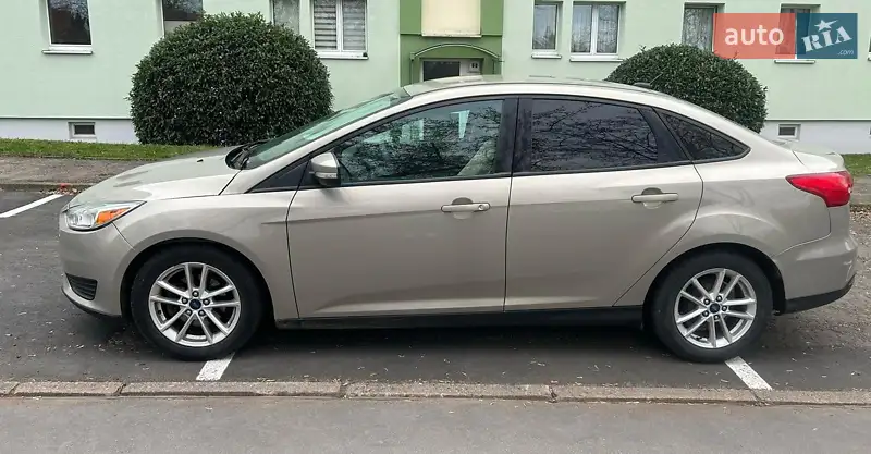 Седан Ford Focus 2015 в 