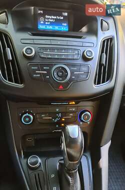 Седан Ford Focus 2015 в 