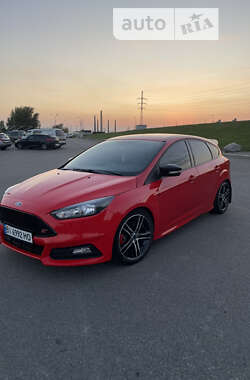 Хетчбек Ford Focus 2016 в Дніпрі