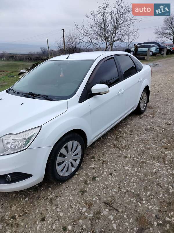 Седан Ford Focus 2011 в Тарутине