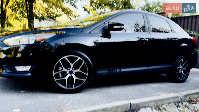 Седан Ford Focus 2017 в Киеве