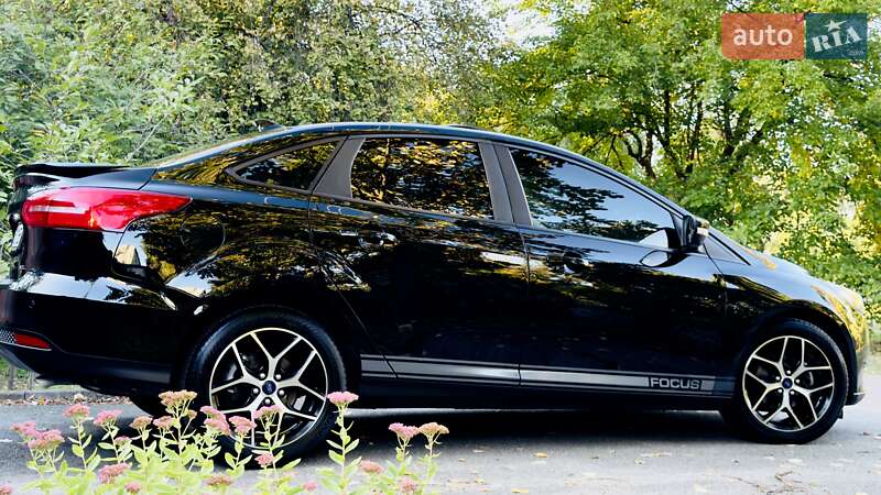 Седан Ford Focus 2017 в Киеве
