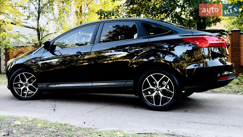 Седан Ford Focus 2017 в Киеве