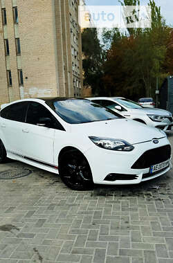 Хэтчбек Ford Focus 2014 в Запорожье