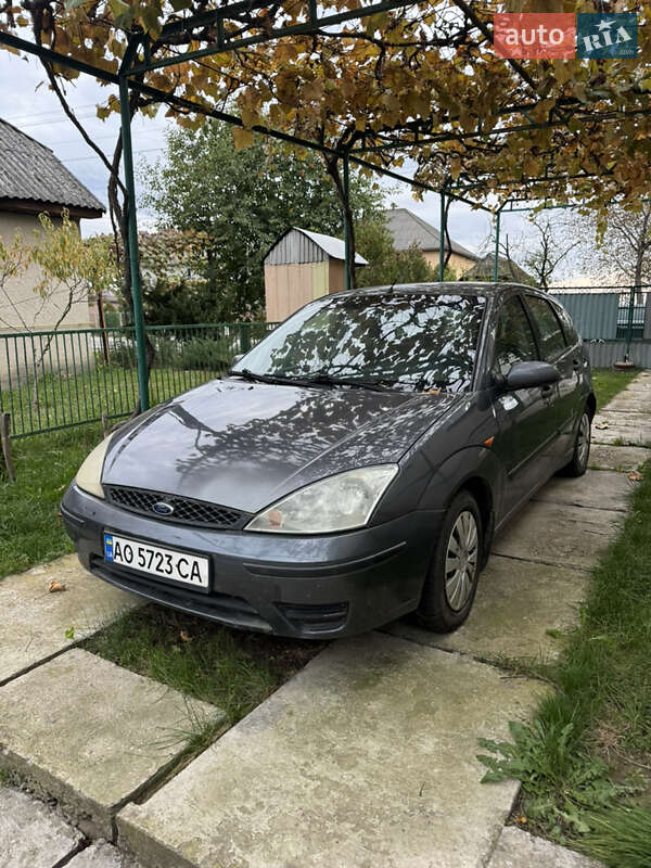 Хетчбек Ford Focus 2002 в Виноградові