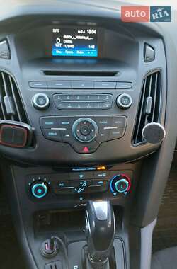 Седан Ford Focus 2016 в 