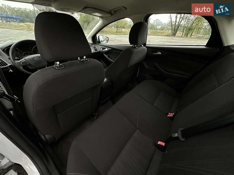 Седан Ford Focus 2015 в Запоріжжі