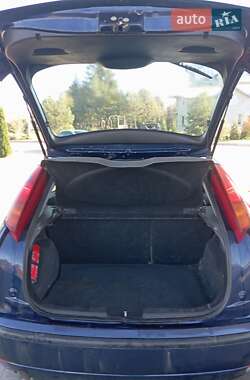 Седан Ford Focus 2003 в Самборе
