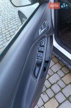 Седан Ford Focus 2017 в 