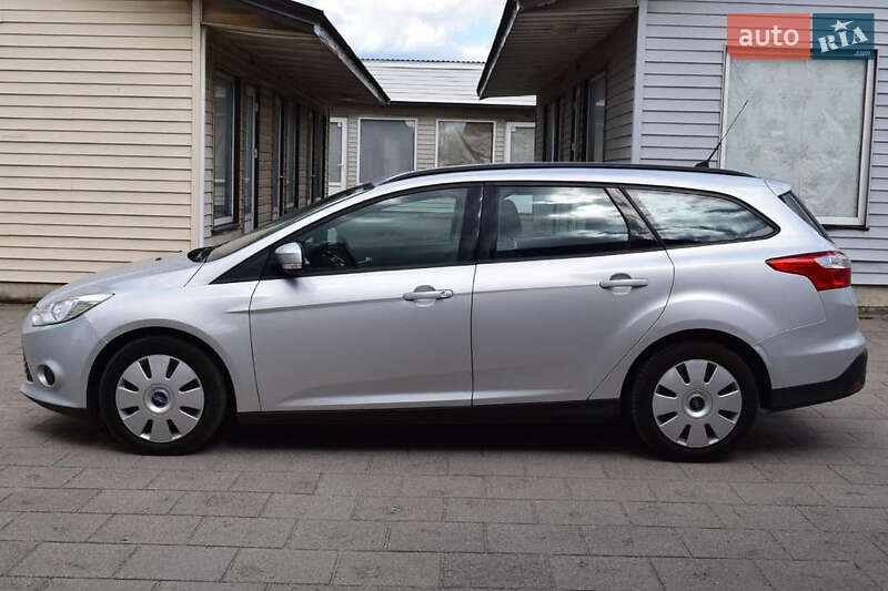 Хэтчбек Ford Focus 2013 в Черновцах