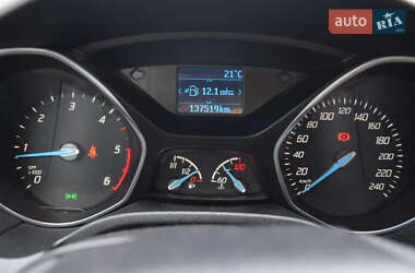 Хэтчбек Ford Focus 2013 в 