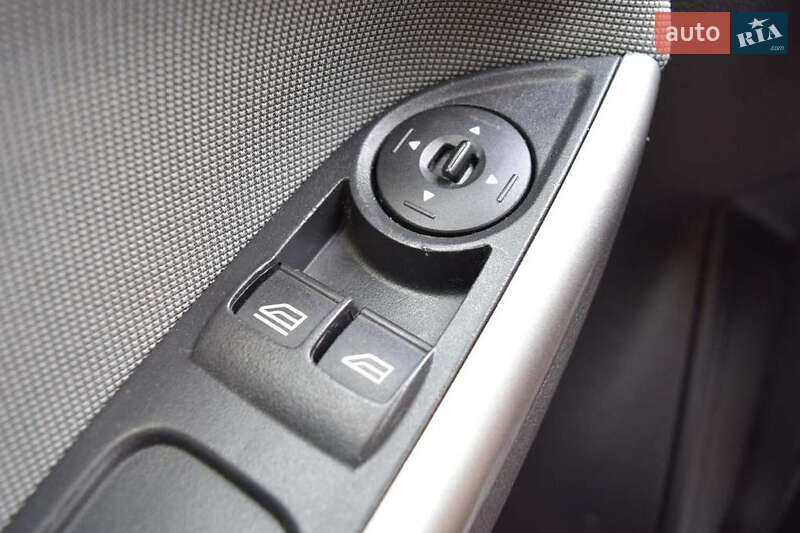 Хэтчбек Ford Focus 2013 в Черновцах