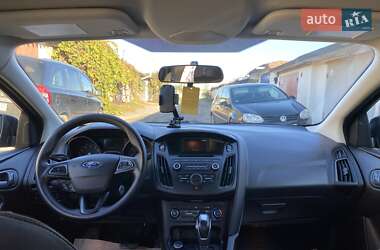 Седан Ford Focus 2015 в 