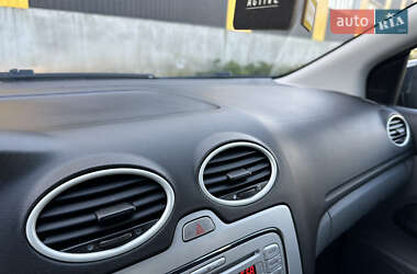 Хэтчбек Ford Focus 2009 в 