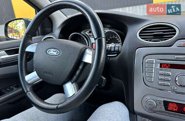 Хэтчбек Ford Focus 2009 в 