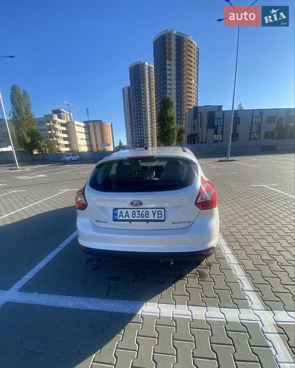 Хэтчбек Ford Focus 2014 в Киеве