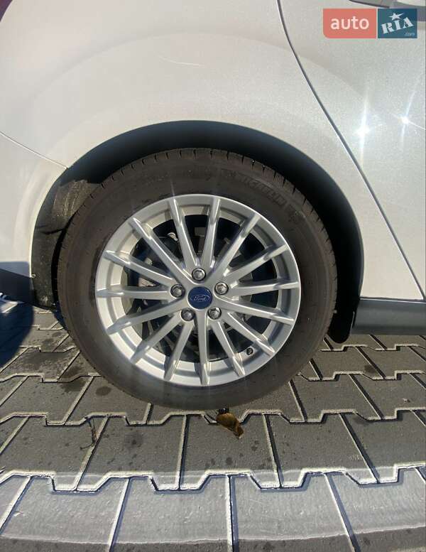 Хэтчбек Ford Focus 2014 в Киеве