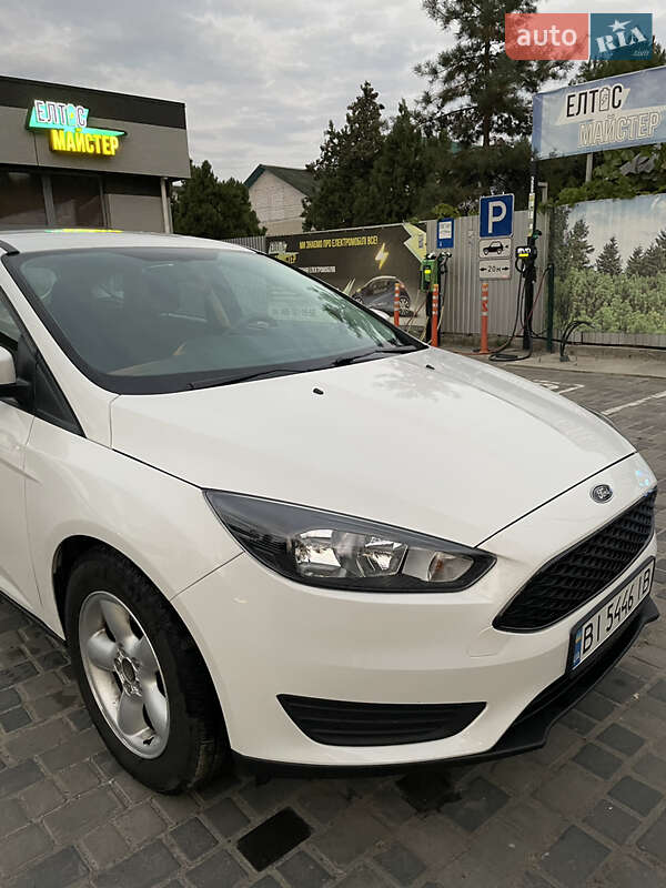 Хетчбек Ford Focus 2015 в Горішніх Плавнях